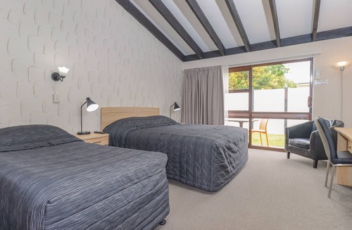 Palmerston North Hotel | Aztec Motel