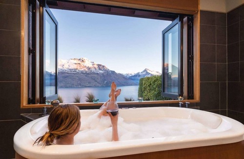 Sunshine Bay Cabin | Azur Luxury Lodge