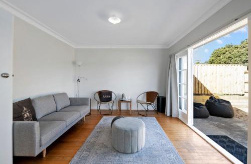 Mount Maunganui House | Bach on Pitau - Mt Maunganui Holiday Home