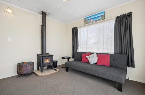 Foxton Beach House | Bach to the Beach - Foxton Beach Holiday Home