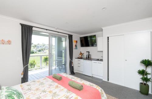 Raglan House | Banana Bungalow Studio