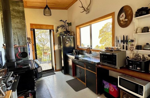 Gore Bay Cabin | Bang for your buck, Sanctuary, Sea & Starry nights, 5 minutes from Gore Bay!