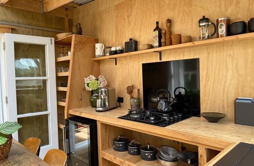Tryphena House | Bay Cottage Great Barrier Island - By 2 Beaches