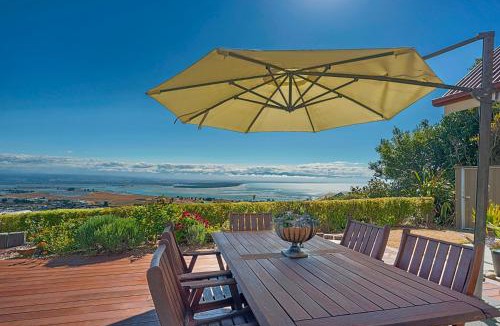 Britannia Heights House | Bay Dreamer - Nelson Holiday Home