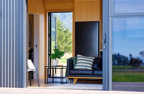 Hapuku House | Bay Paddock - Kaikoura Holiday Home