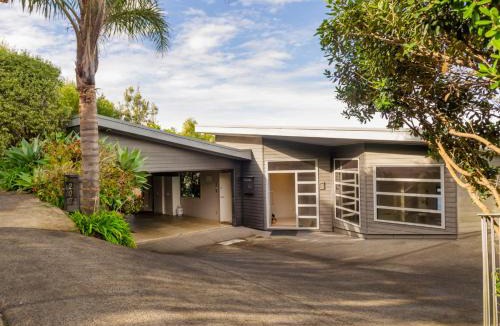Whitianga House | Bay View Escape - Whitianga Holiday Home