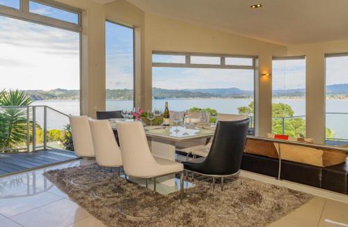 Whitianga House | Bay View Escape - Whitianga Holiday Home