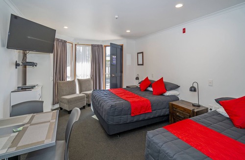 Whitianga Hotel | Bayside Holiday Units