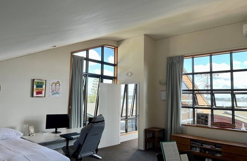 Bayswater House | Bayswater Waterfront Paradise by Bespoke Stays