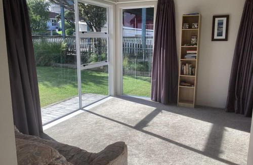 Coromandel House | Bayview Ridge - Wyuna Bay - 360 degree Views