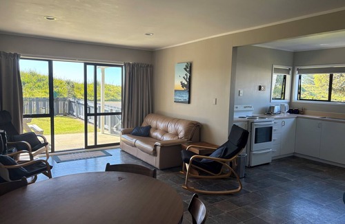 Ohope House | Beach Bach on Ocean Rd - MIDWEEK SPECIAL AVAILABLE