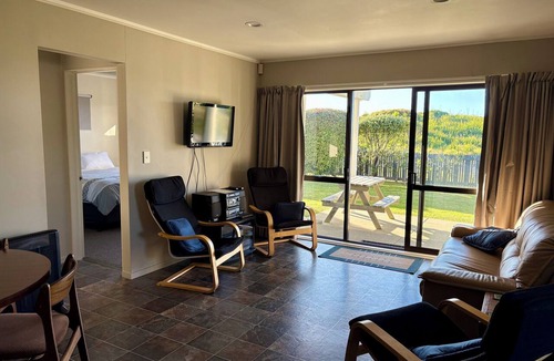 Ohope House | Beach Bach on Ocean Rd - MIDWEEK SPECIAL AVAILABLE