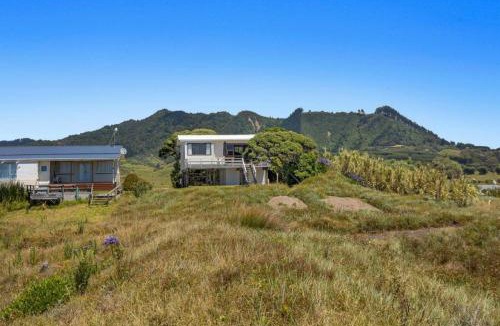 Tirohanga House | Beach Bach on the Dune Trails