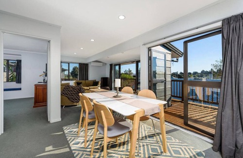 Mount Maunganui House | Beach Base - The Mount