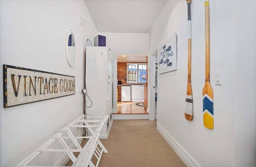 Whitianga Cottage | Beach Folly