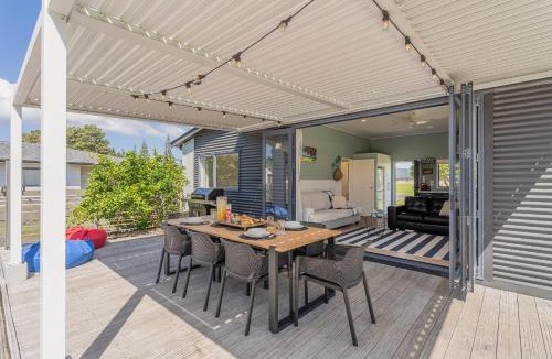 Matarangi House | Beach House at 406 - Walk to the beach
