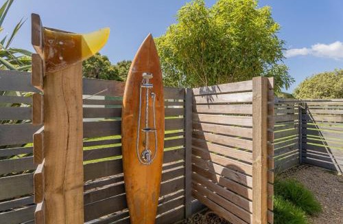 Matarangi House | Beach House at 406 - Walk to the beach