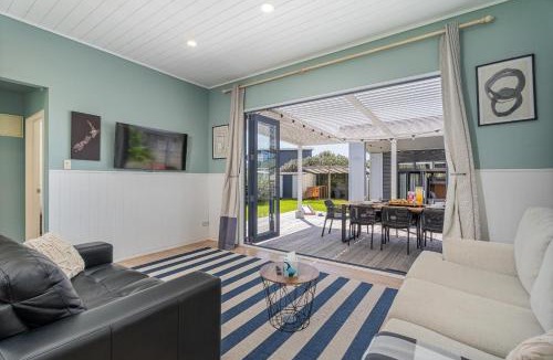 Matarangi House | Beach House at 406 - Walk to the beach
