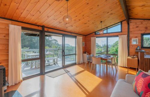 Hahei House | Beach Lovers Bach - Hahei Holiday Home