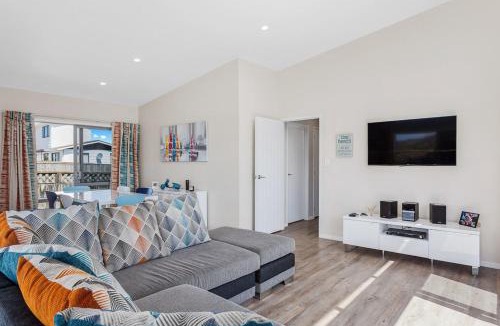 Ohope House | Beach Retreat - Ohope Holiday Home