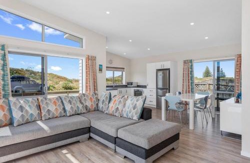 Ohope House | Beach Retreat - Ohope Holiday Home
