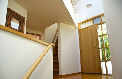 Britannia Heights House | Beach Views - Architectural, Sea Views, Location!