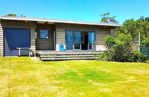 Rings Beach House | Beachfront Bach - Rings Beach Bach
