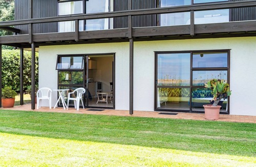 Mangawhai Heads House | Beachfront Marvel - Mangawhai Heads holiday unit