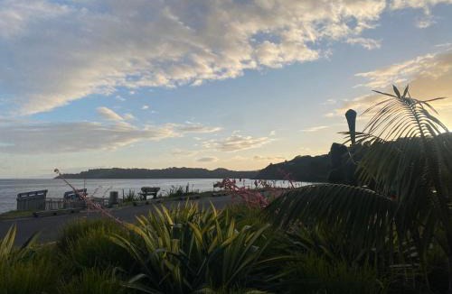 Onetangi Apartment | Beachfront on Waiheke