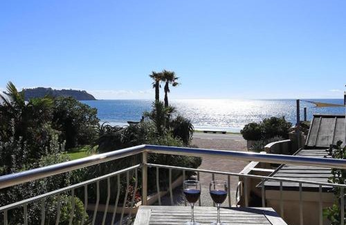 Onetangi Apartment | Beachfront on Waiheke