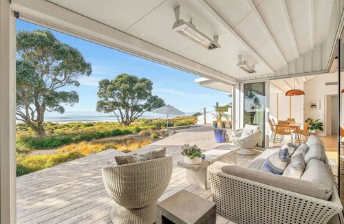 Omanu House | Beachfront Sanctuary - Mt Maunganui Beach