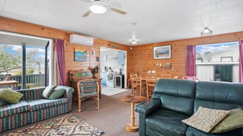 Snells Beach House | Beachglen - Snells Beach Holiday Home
