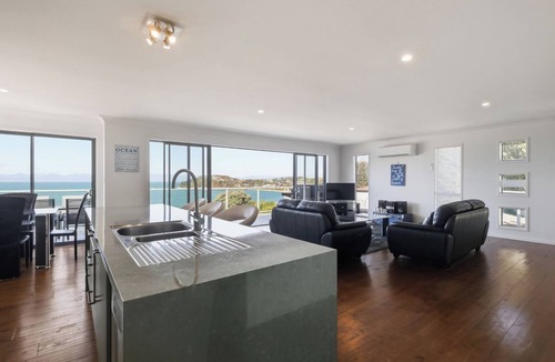 Ngaio Bay Apartment | Beachside Bliss in Kaiteriteri