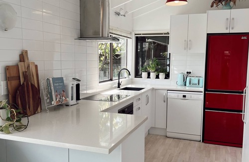 Manly House | Beachside living - 2 min walk to Big Manly Beach!