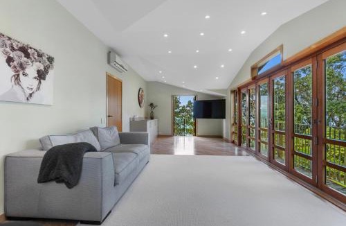 Laingholm Apartment | Beachside Luxury - Laingholm Holiday Apartment