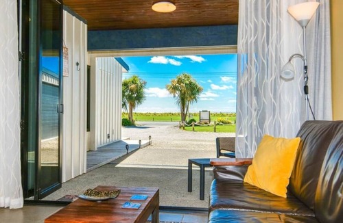 Westport House | Beachview Apartment - Carters Beach