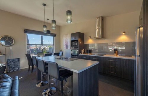 Te Anau House | Beautiful 4 bedroom home in the picturesque Fiordland town of Te Anau
