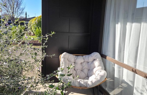 Avonhead House | Beautiful Home w/Parking | Easy Airport Access