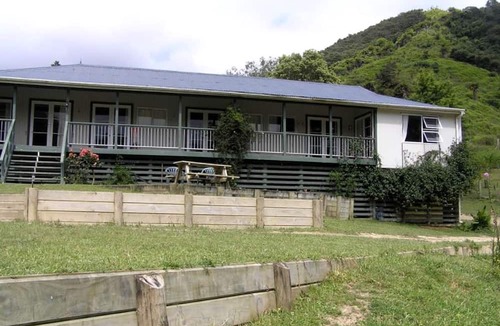 Whanganui National Park Cabin | Beautiful Rental with Amazing Views in Whanganui National Park, New Zealand