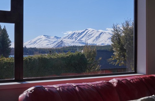 Tekapo House | Bedrock, Lake Tekapo - spa pool included