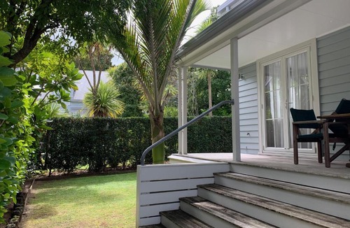 Russell House | Bellbird Cottage 2 or 3 Bedroom - Russell Cottages Collection