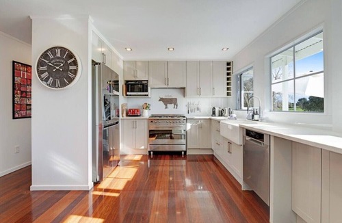 Karaka House | Bergenhus Oasis | Trampoline, Playhouse & BBQ