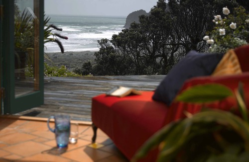Te Henga House | Bethells Beach Cottages