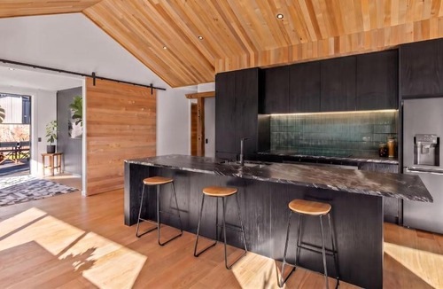 Jacks Point House | Big mountain views, Fireside evenings