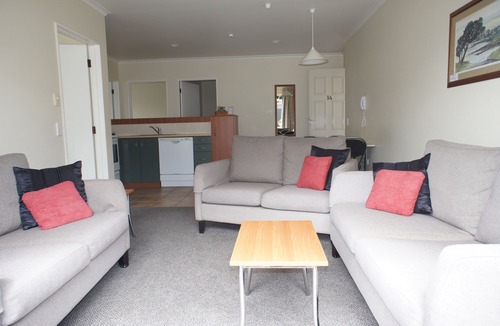 New Plymouth Hotel | Bks Egmont Motor Lodge