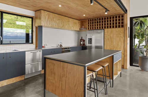 Atawhai House | Black Barn Escape - Architecture, Views, Location!