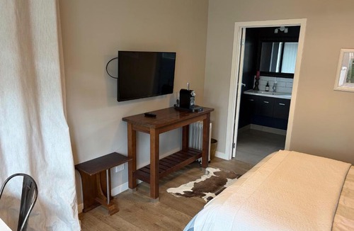 Ohaupo Bed & Breakfast | Black House Lodge