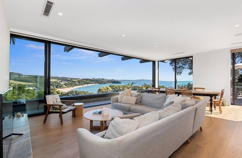 Langs Beach House | Black House Red Roof - Langs Beach Holiday Home
