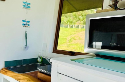 Kuaotunu Ski Chalet | Black Sails Kuaotunu - escape with spa!
