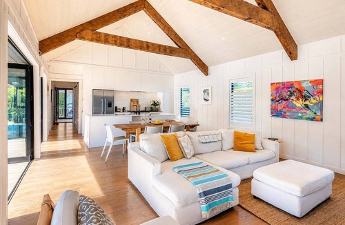 Blackpool House | Blackpool Boathouse - Pool & Spa & Walk to Oneroa
